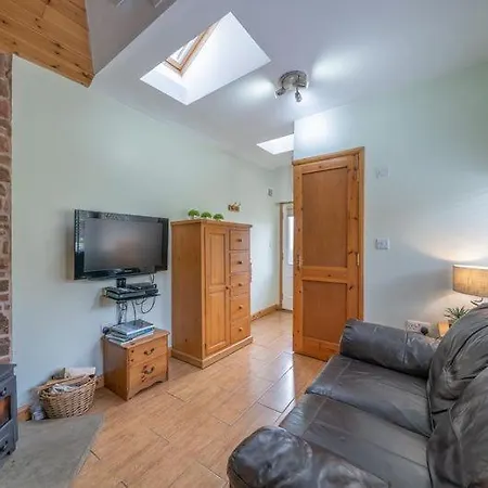 Дом отдыха The Weigh Office At Cliburn Station Пенрит